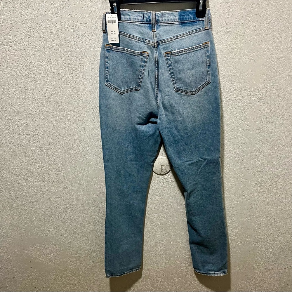 Abercrombie & Fitch NWT The 90’s Slim Straight High Rise Medium Fray Hem Jeans - Picture 8 of 15